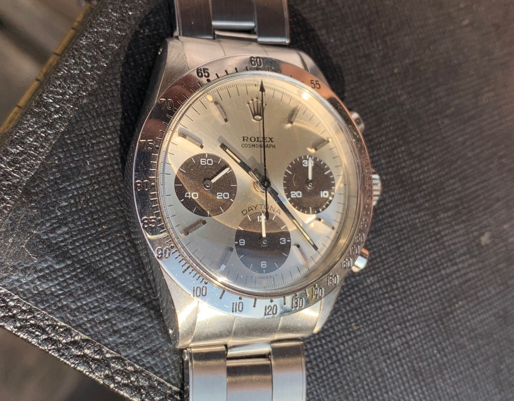 brown subdials
