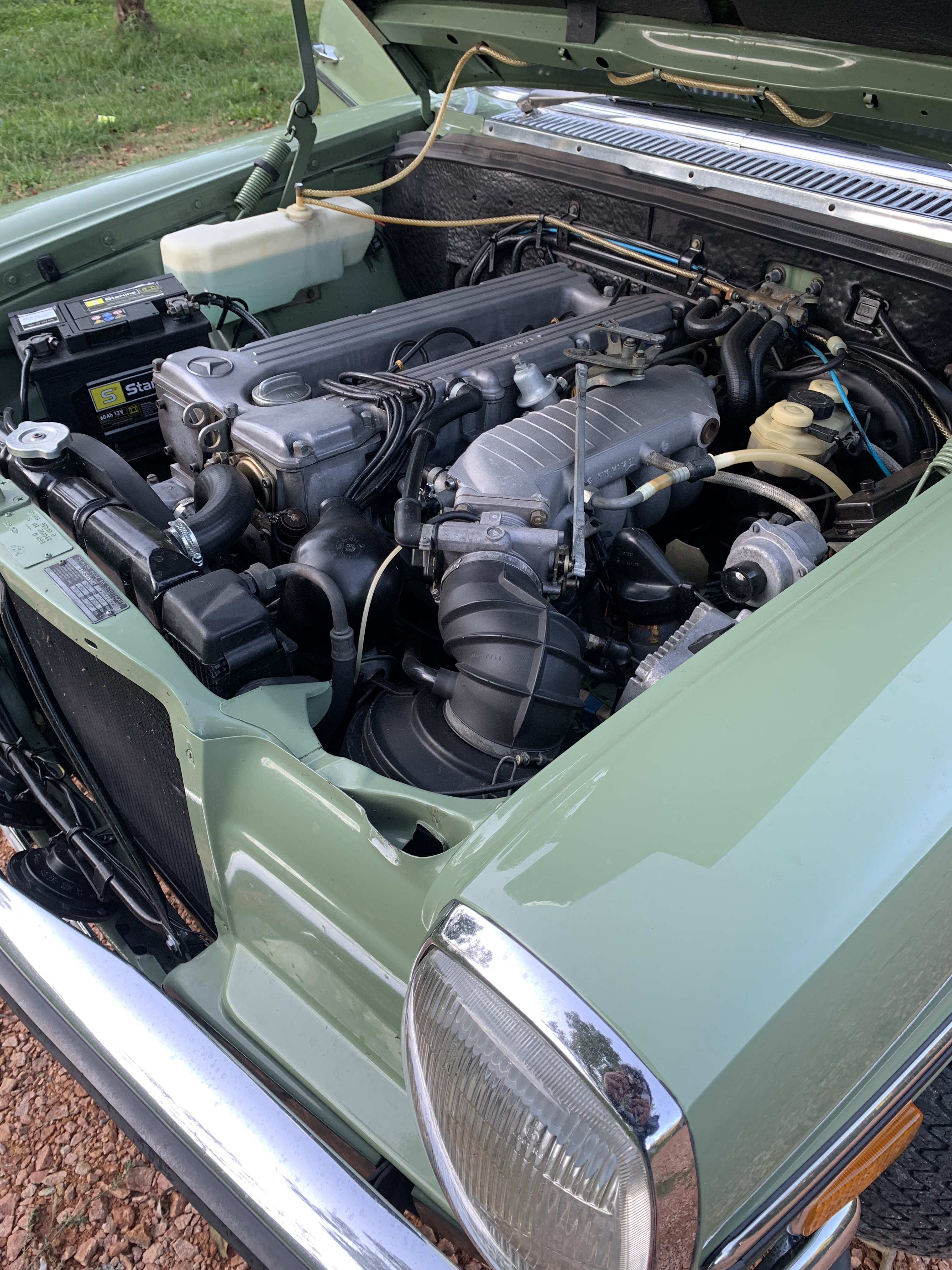 Mercedes W114 8 Coupe 4 Speed Manual 280CE Green 1972 