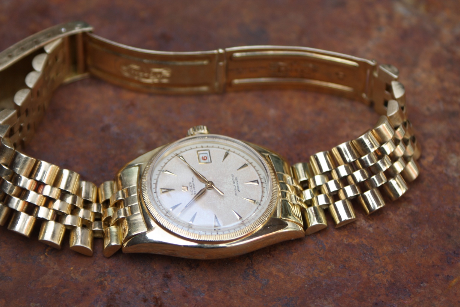 Rolex ref 6075 Datejust Yellow Gold 'Ovettone' from 1953 - VINTAGE ...