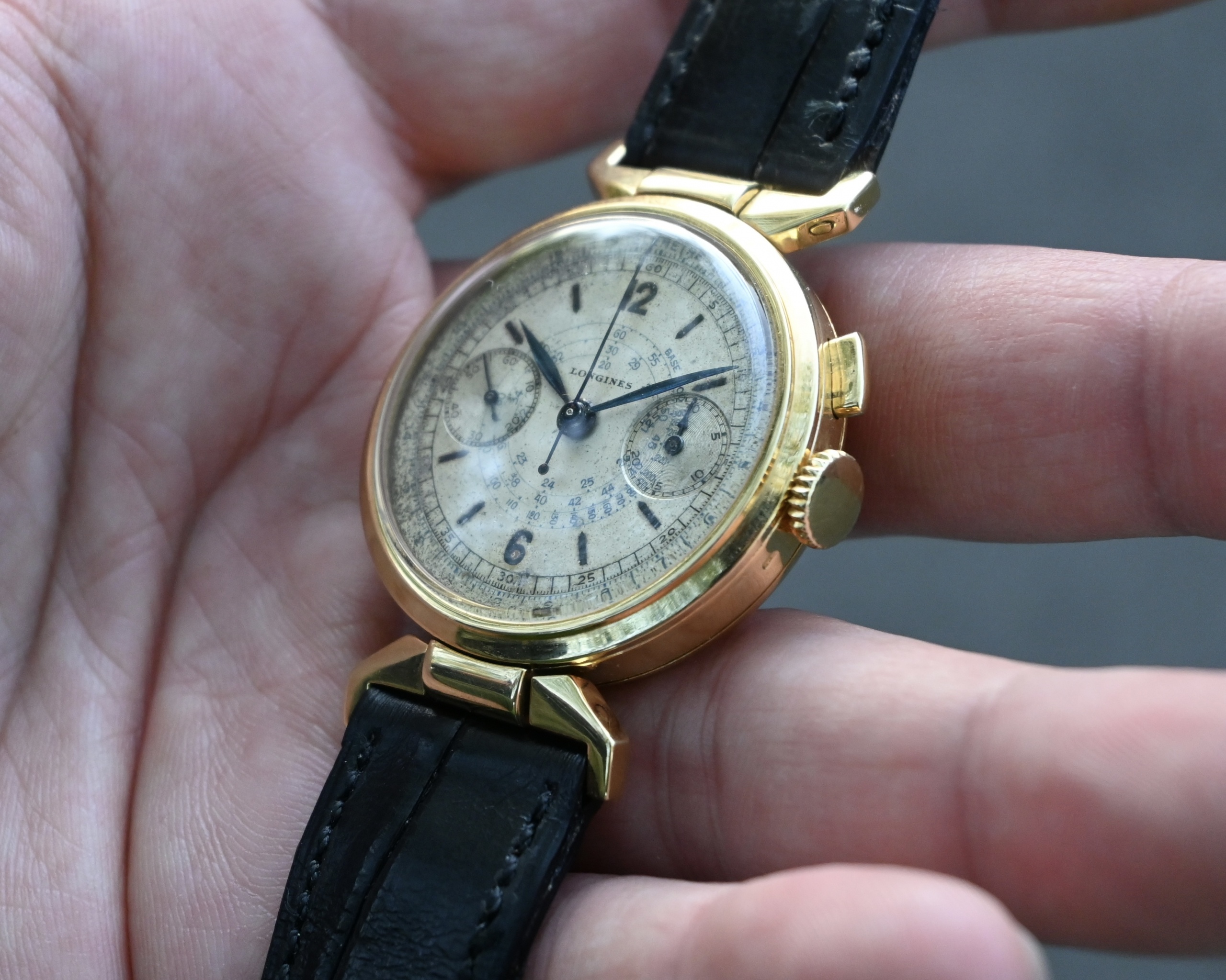 Longines 13zn chronograph Sector Dial in yellow gold from 1936