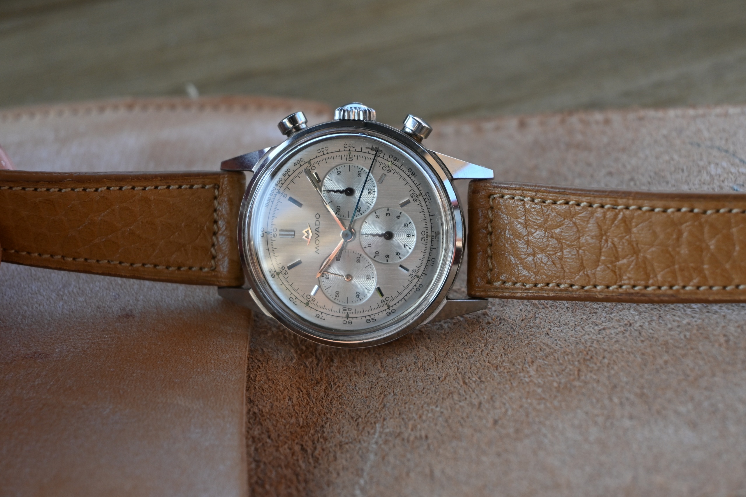 The Movado M95 vintage watch hands-on