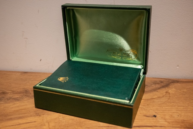 rolex coffin triangle box