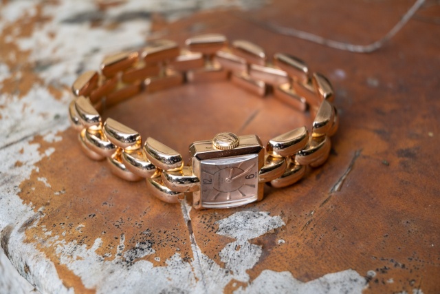 vintage VC pink gold wacth